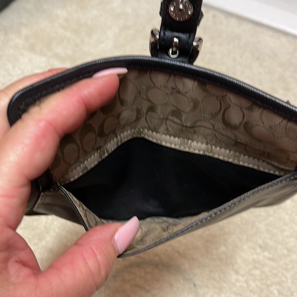 Coach - Picture 2 of 4